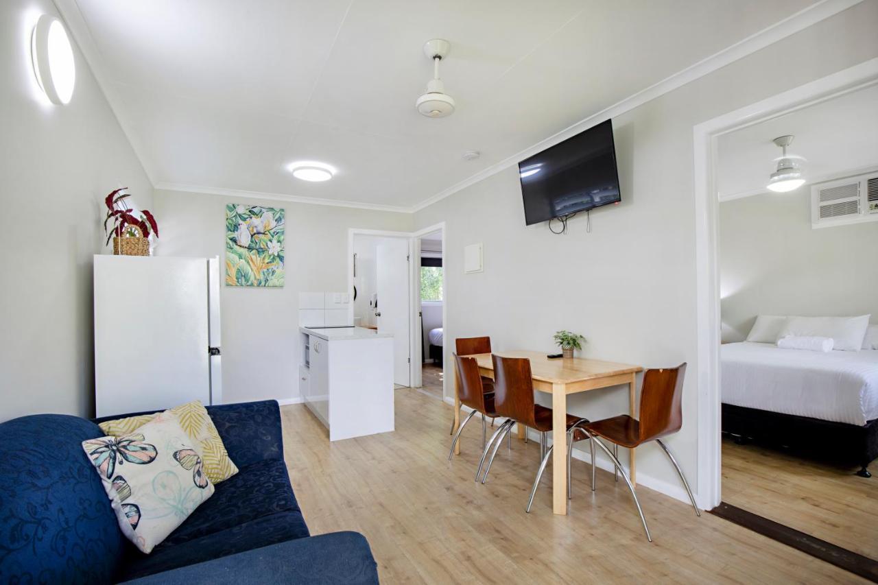 Bush Village Holiday Cabins 에일리비치 외부 사진