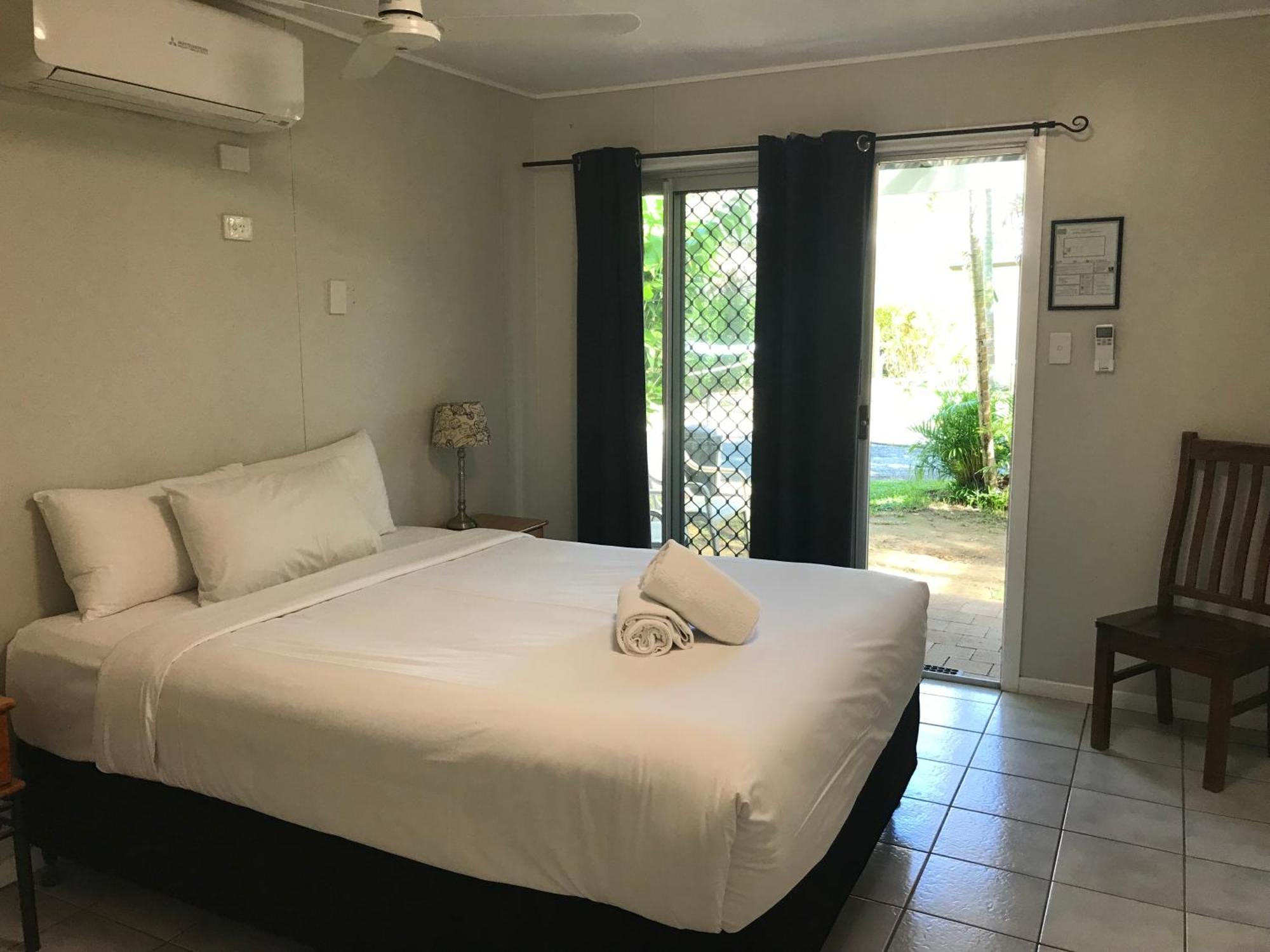 Bush Village Holiday Cabins 에일리비치 외부 사진